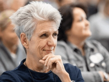 Wenn pflegende Angehörige zu Linkworkerinnen und Linkworkern in der Gesundheitsbranche werden